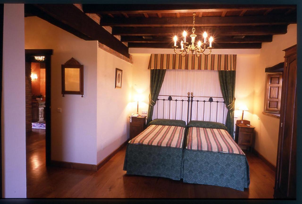 El Ama De Llaves Guest House Hontoria ภายนอก รูปภาพ