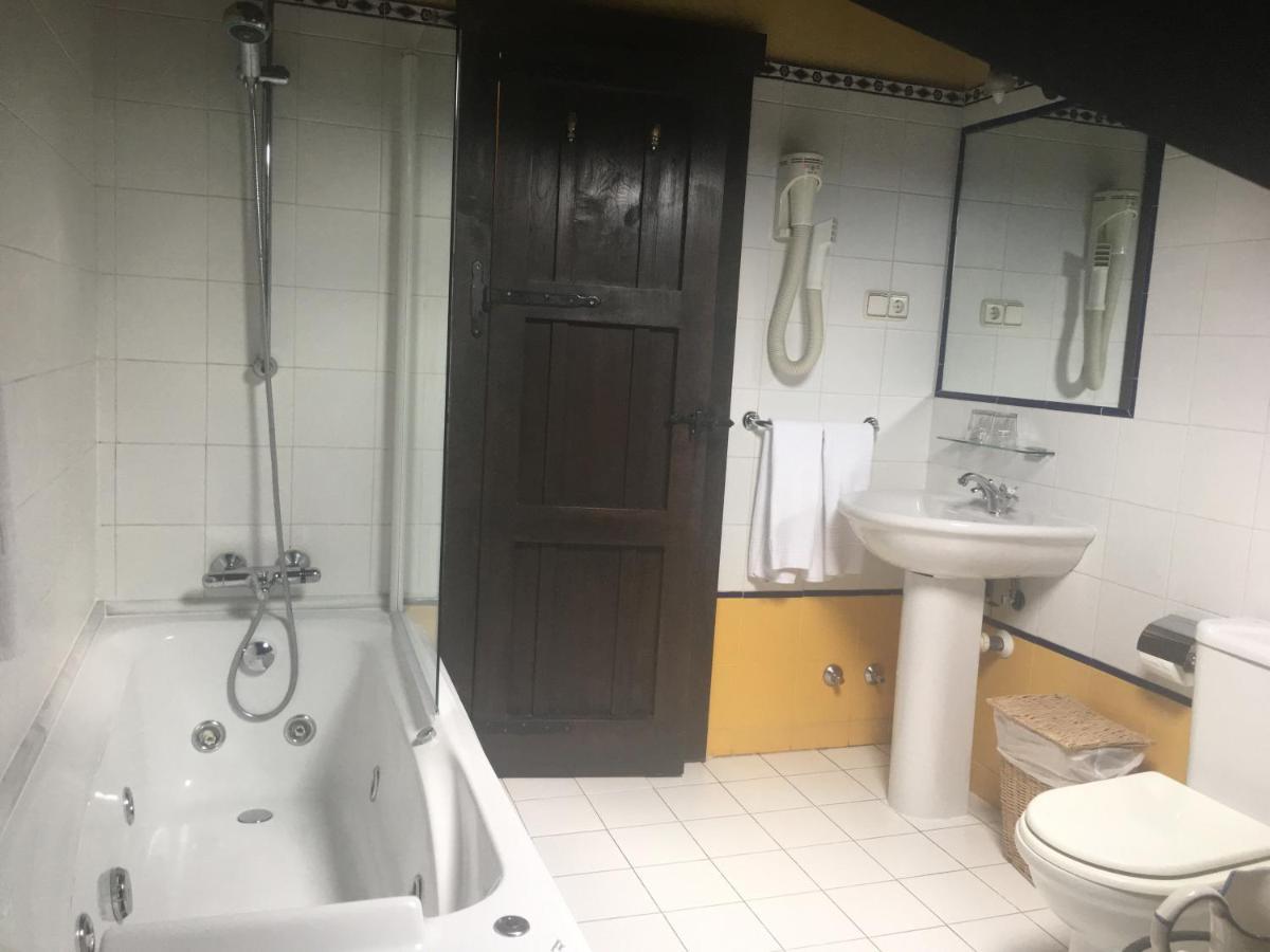 El Ama De Llaves Guest House Hontoria ภายนอก รูปภาพ